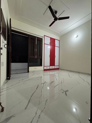 Room in 1 BHK Apartment at Chattarpur – for Rent