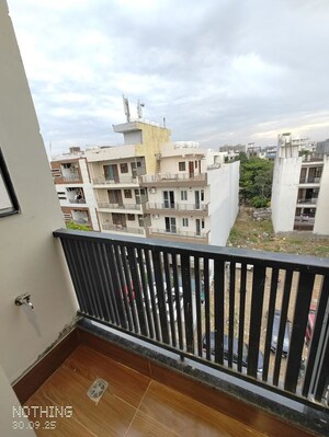 Studio Builder Floor – Exterior View View at Sector 40 - for Rent
