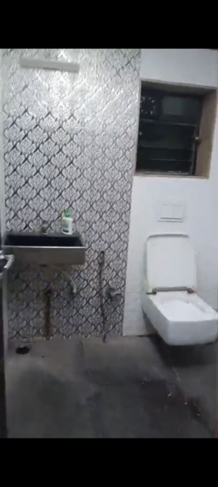 Bathroom, kurla 4 Bedroom 2400 Sq.Ft. Villa In Kurla Mumbai 10359086