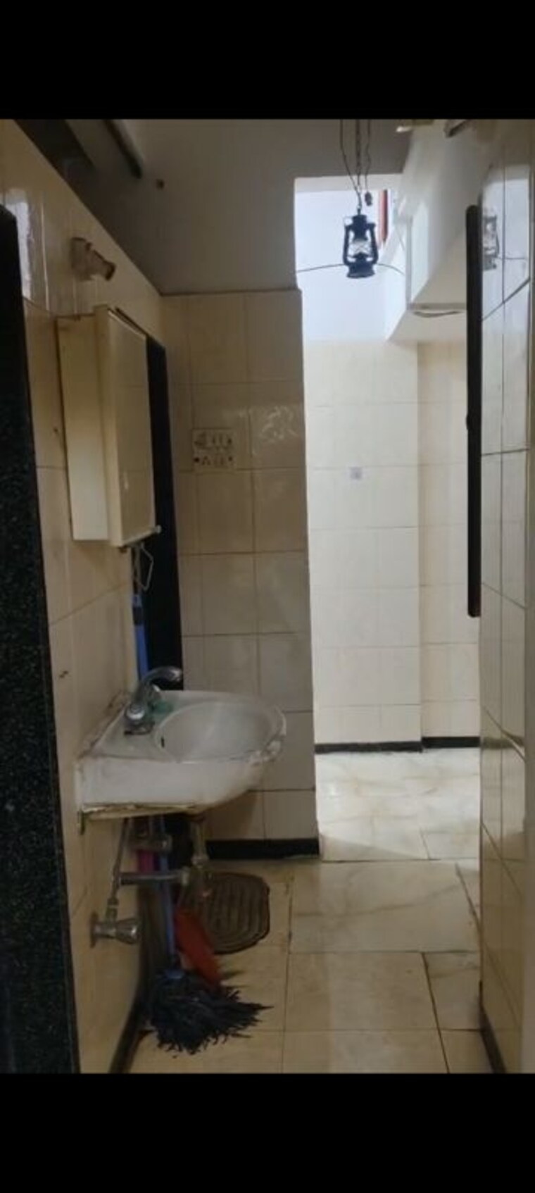 Bathroom, kurla 2 Bedroom 800 Sq.Ft. Apartment In Kurla Mumbai 10359096