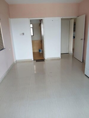Room in 3 BHK Apartment at Bramha Avenue, Kondhwa – for Rent
