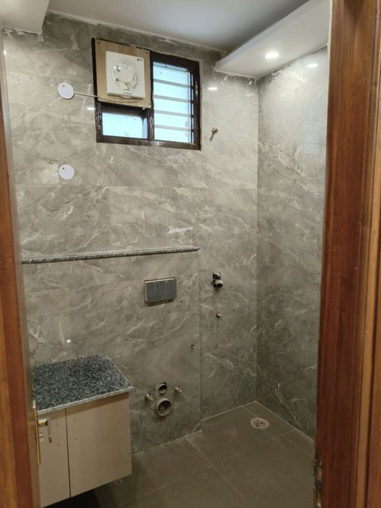 Bathroom, greenwood-city 6+ Bedroom 270 Sq.Yd. Villa In Sector 40 Gurgaon 10359091