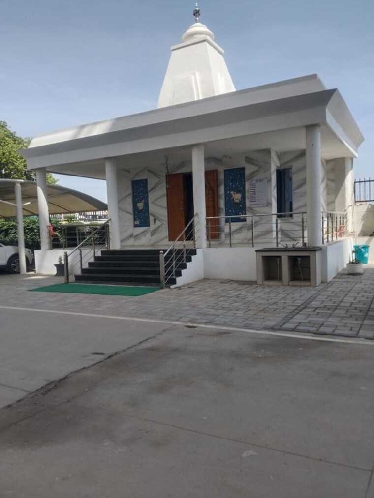  Parking, maya-green-lotus-utsav 5 Bedroom 5750 Sq.Ft. Apartment In International Airport Road Zirakpur 10359102