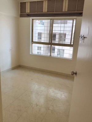 Study Room in 2.5 BHK Apartment at Kumar Sansar, Kondhwa – for Rent