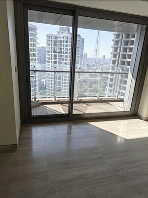Room in 3 BHK Apartment at Lodha World View, Worli – for Sale