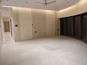 Room in 4 BHK Apartment at Lodha World View, Worli – for Sale