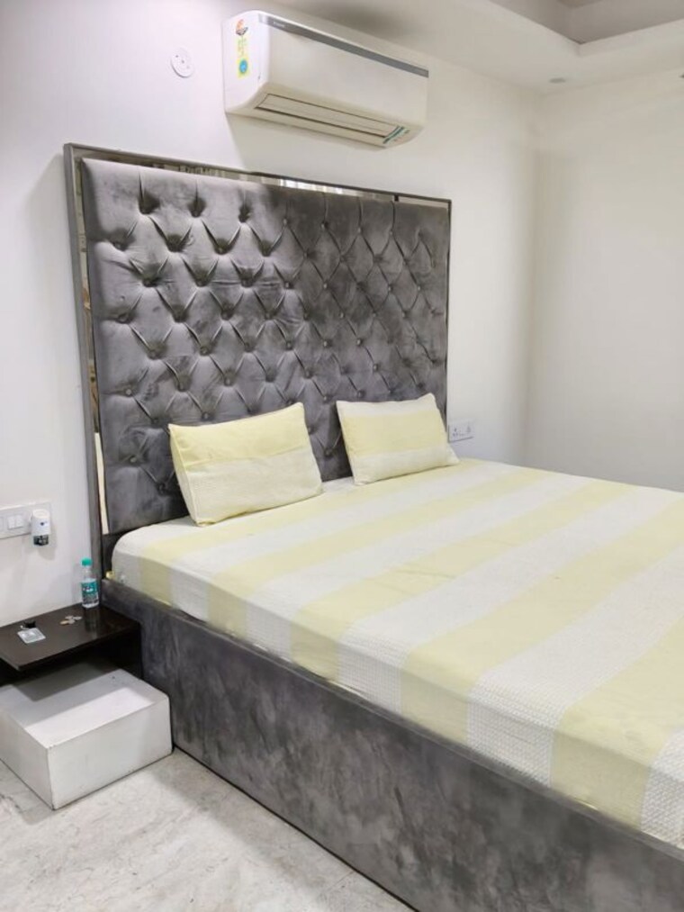 Bedroom, sector 57 3 Bedroom 1800 Sq.Ft. Builder Floor In Sector 57 Gurgaon 10359159