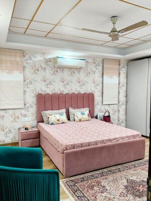 Bedroom in 3 BHK Builder Floor at Sector 57 – for Rent