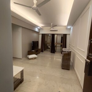 Room in 2 BHK Apartment at Platinum Prive, Andheri West – for Rent