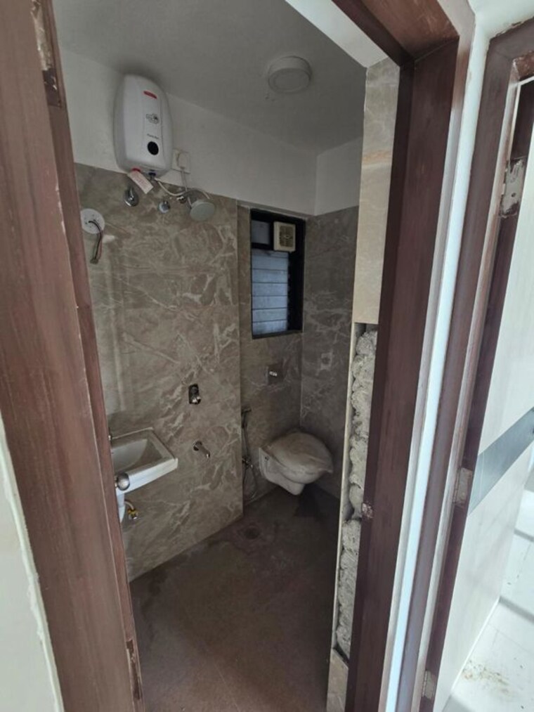 Bathroom, blumen-apartments 2 Bedroom 650 Sq.Ft. Apartment In Vikhroli West Mumbai 10359180