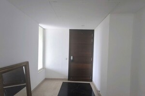 Room in 4 BHK Apartment at Verde Residences, Kalyani Nagar – for Rent