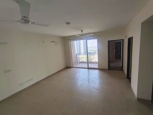 Room in 3.5 BHK Apartment at 3C Orris Greenopolis, Sector 89 – for Rent