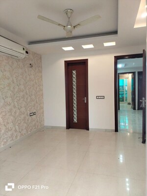Room in 3 BHK Apartment at Conscient Hines Elevate, Sector 59 – for Sale