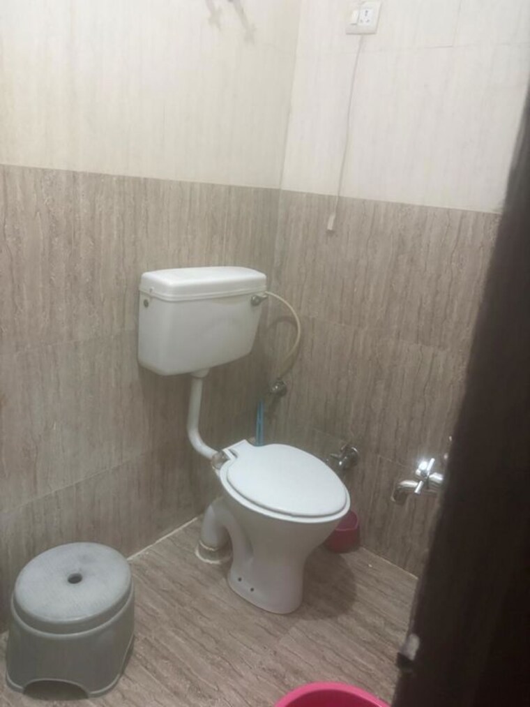 Bathroom, niti khand 2 Bedroom 950 Sq.Ft. Builder Floor In Niti Khand Ghaziabad 10359263