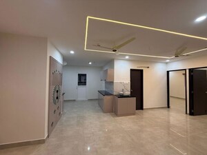 Room in 2 BHK Apartment at Candeur 40, Miyapur – for Rent