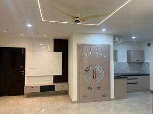 Room in 2 BHK Apartment at Candeur 40, Miyapur – for Rent