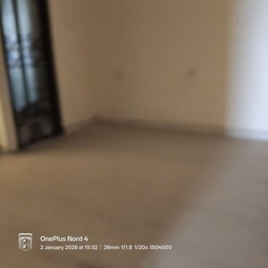 Room in 3 BHK Apartment at Omaxe R2, Gomti Nagar – for Sale