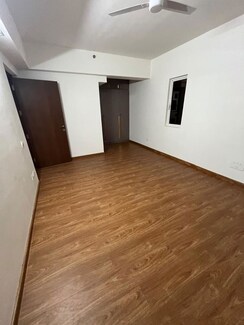 4 BHK + Servant Room,Store Room Apartment For Sale in Godrej Meridien