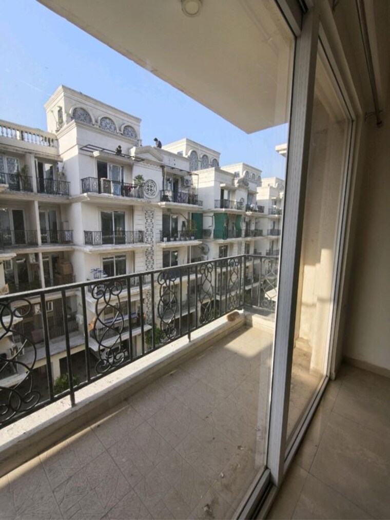 Balcony, signature-global-park-4-and-5 2 Bedroom 1020 Sq.Ft. Builder Floor In Sohna Sector 36 Gurgaon 10359276