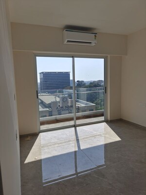 Room in 4 BHK Apartment at LnT Elixir Reserve, Powai – for Rent