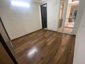 Room in 2.5 BHK Builder Floor at Signature Global Park 4 and 5, Sohna Sector 36 – for Rent