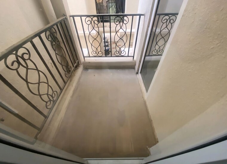 Balcony, signature-global-park-4-and-5 2.5 Bedroom 1181 Sq.Ft. Builder Floor In Sohna Sector 36 Gurgaon 10359285