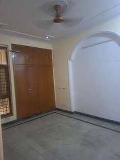 2 BHK Builder Floor For Rent in RWA Apartments Sector 52