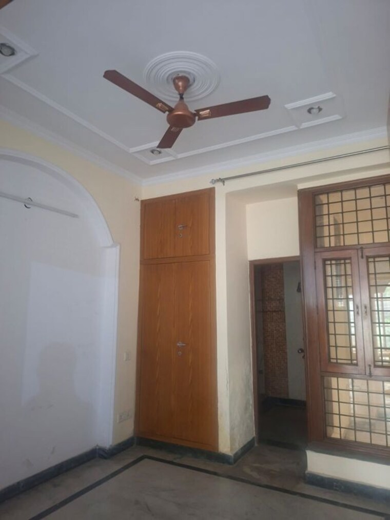 Room, rwa-apartments-sector-52 2 Bedroom 162 Sq.Mt. Builder Floor In Sector 52 Noida 10359286