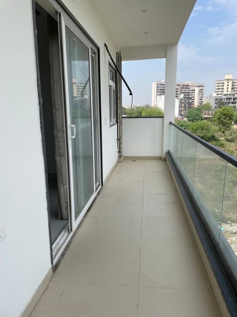 Balcony, sector 57 3 Bedroom 1600 Sq.Ft. Builder Floor In Sector 57 Gurgaon 10359338