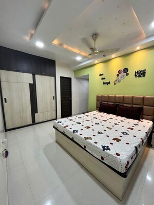 Bedroom in 2.5 BHK Apartment at Dosti Desire, Brahmand – for Rent