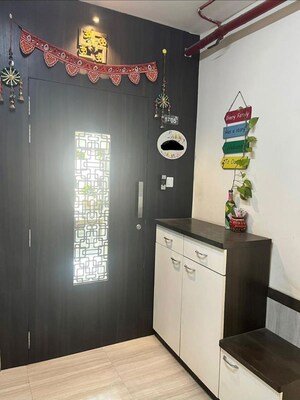 Furnished Amenities in 2.5 BHK Apartment at Dosti Desire, Brahmand – for Rent