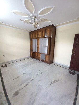 Master Bedroom in 2 BHK Builder Floor at Vikas Nagar – for Rent