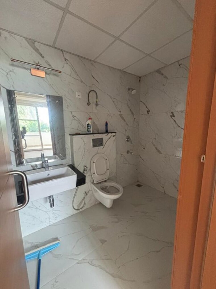 Bathroom, chandigarh airport 3.5 Bedroom 1725 Sq.Ft. Builder Floor In Chandigarh Airport Chandigarh 10359455