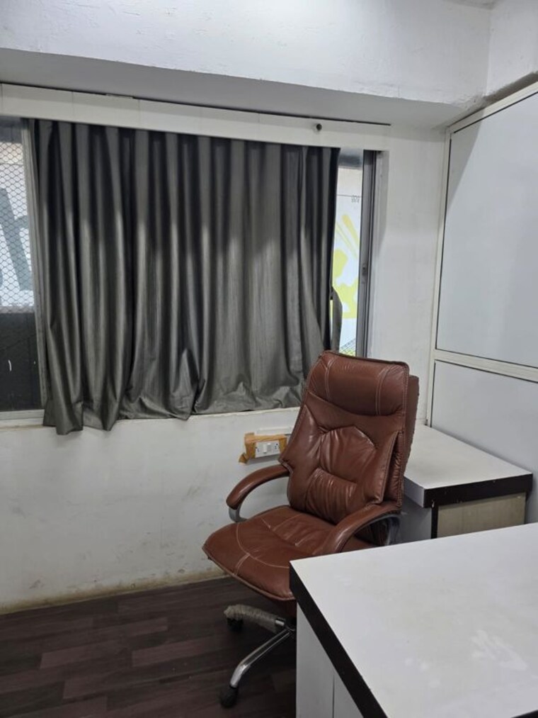 Team Area, andheri west Commercial Office Space 1000 Sq.Ft. In Andheri West Mumbai 10359481
