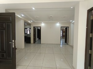 Building Lobby in 3 BHK Builder Floor at Sector 57 – for Rent