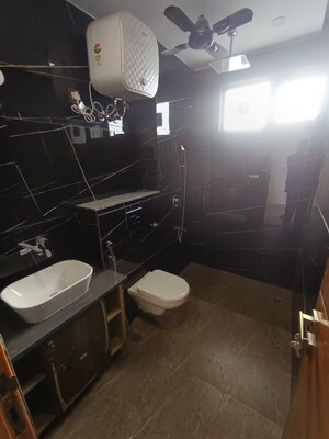 Team Area in 4 BHK Builder Floor at Sector 57 – for Rent