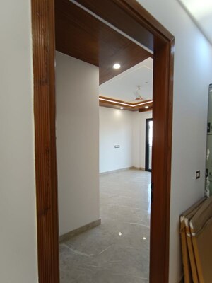 Room in 4 BHK Builder Floor at Sector 57 – for Rent