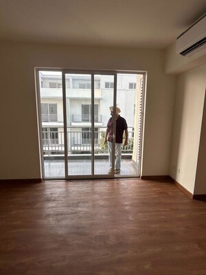 Room in 4 BHK Villa at Godrej Golf Link Villas, Sector 27 Yamuna Expressway – for Rent