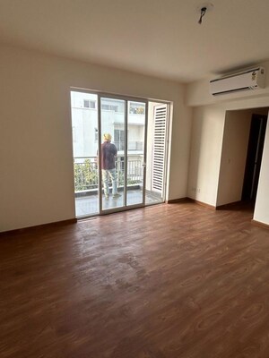 Room in 4 BHK Villa at Godrej Golf Link Villas, Sector 27 Yamuna Expressway – for Rent