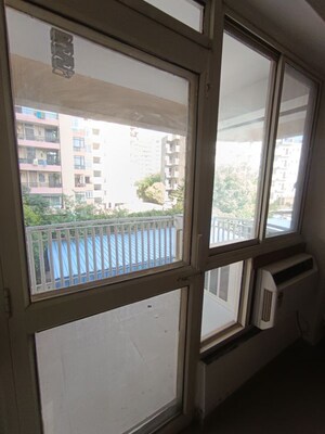 Room in 3 BHK Apartment at Emerald Green, Sector 52 – for Rent
