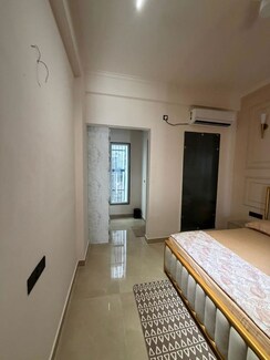 3 BHK + Servant Room Apartment For Rent in Godrej Golf Links Crest