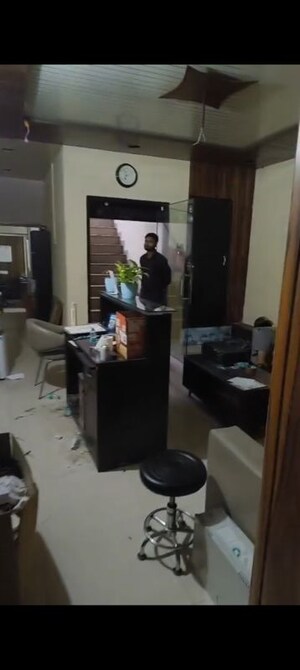  Warehouse For Rent in Jeevan Nagar