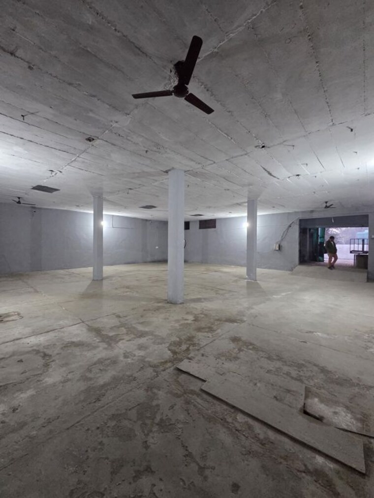  Parking, wazirpur Commercial Warehouse 3600 Sq.Ft. In Wazirpur Faridabad 10359599