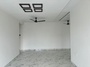 Room in 3 BHK Apartment at Raheja Ridgewood, Goregaon East – for Rent