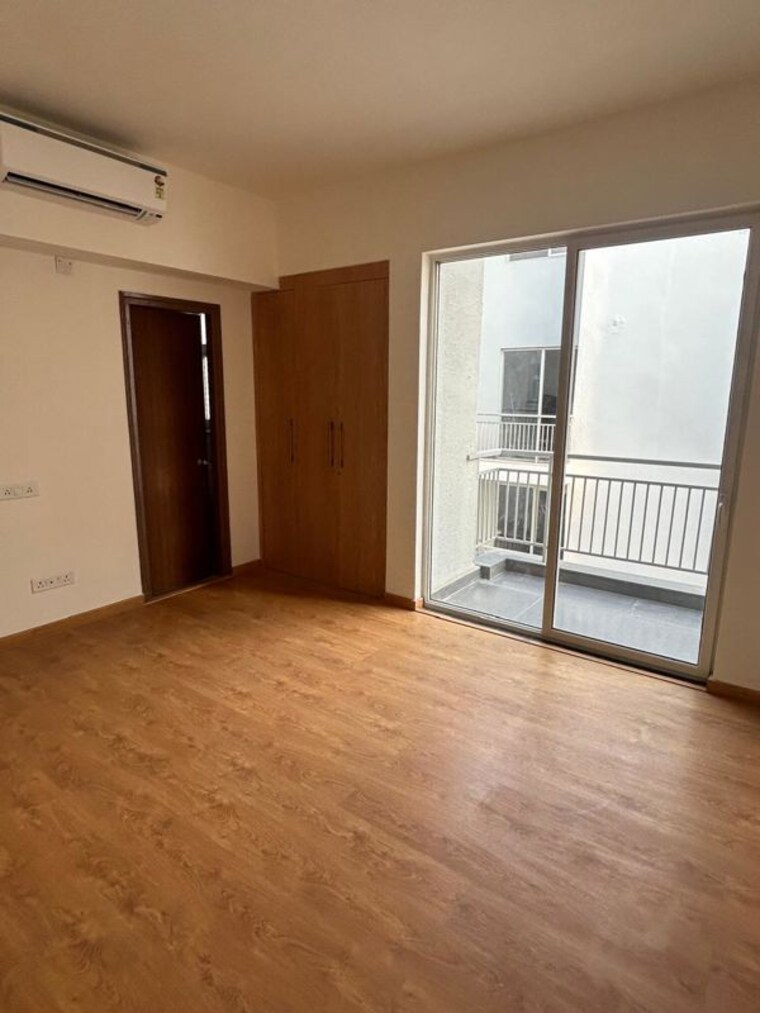 Room, godrej-golf-links-crest 4 Bedroom 125 Sq.Yd. Villa In Sector 27 Yamuna Expressway Greater Noida 10359627