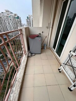 2.5 BHK + Study Room Apartment For Rent in Mahagun Moderne