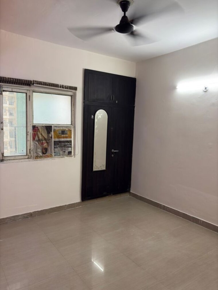Room, aditya-celebrity-homes 2.5 Bedroom 1220 Sq.Ft. Apartment In Sector 76 Noida 10359650