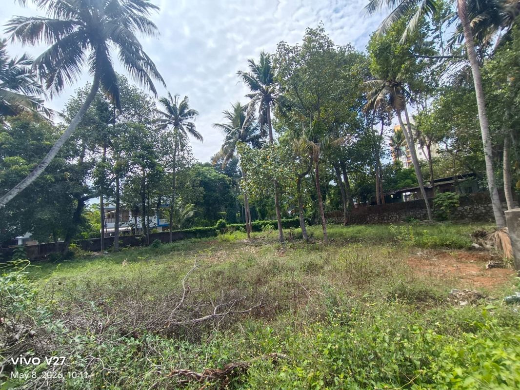 Plot For Sale in Ulloor