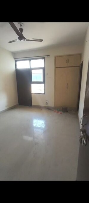 Room in 3 BHK Apartment at SRS Residency, Sector 88 – for Rent