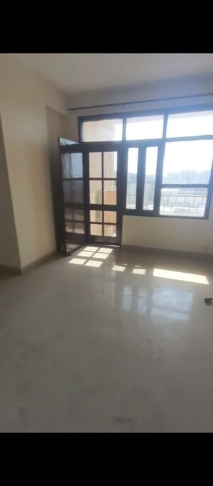 Room in 3 BHK Apartment at SRS Residency, Sector 88 – for Rent